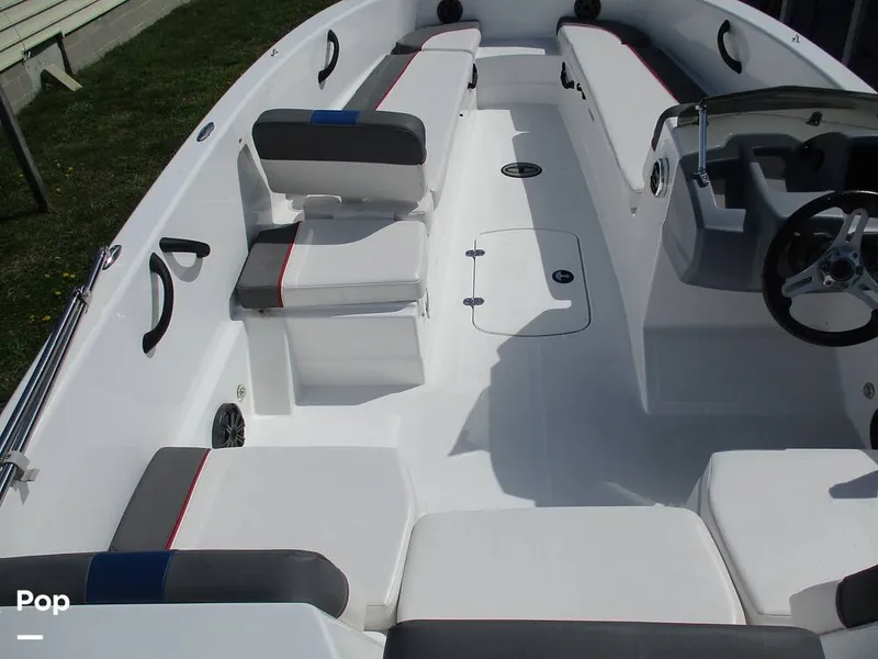 Slide: The Image of Tahoe T 18 2023 - 15368008