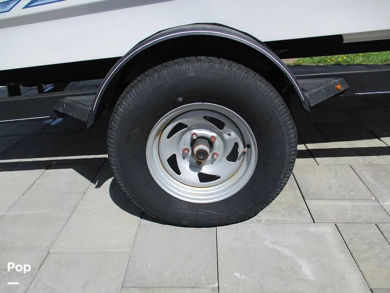 Slide: The Image of STARBOARD SIDE TRAILER TIRE - 15367995