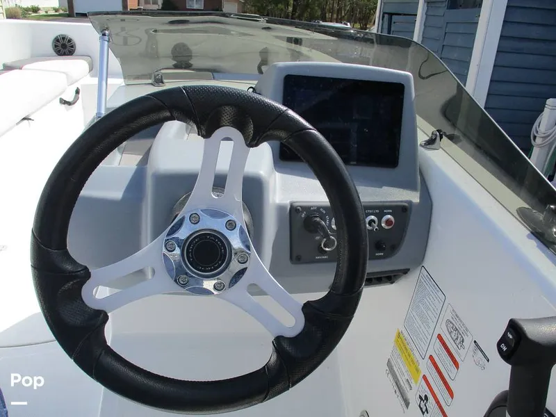 Slide: The Image of Tahoe T 18 2023 - 15368014