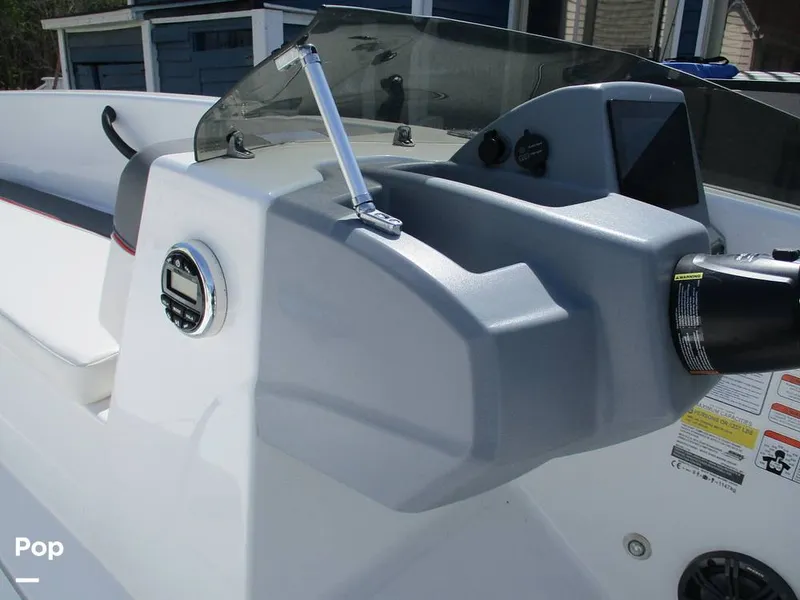 Slide: The Image of Tahoe T 18 2023 - 15368025