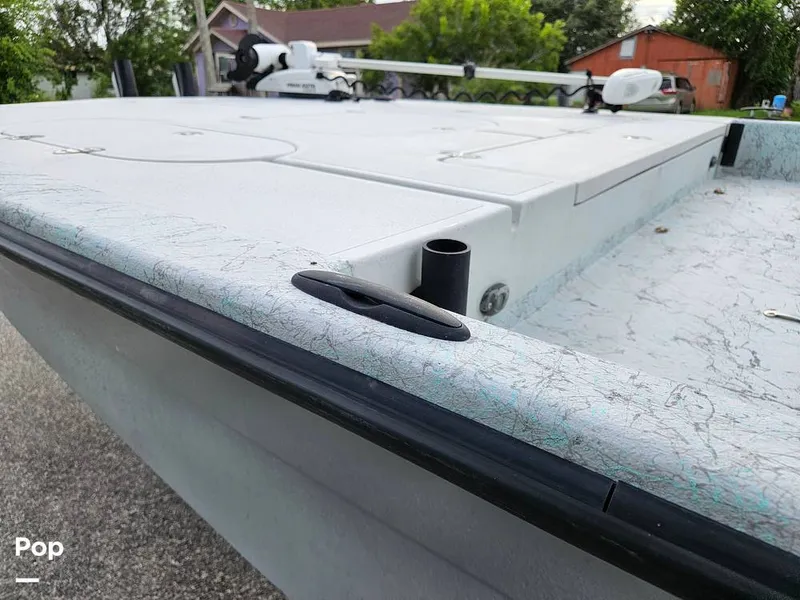 Slide: The Image of Cleats - Pull Up - 15624611