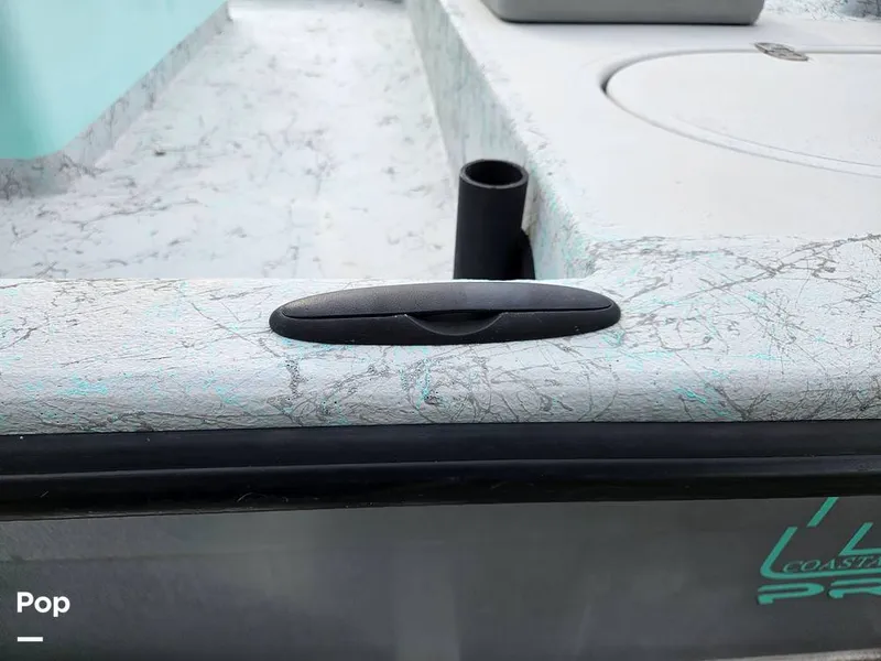 Slide: The Image of Cleats - Pull Up - 15624613