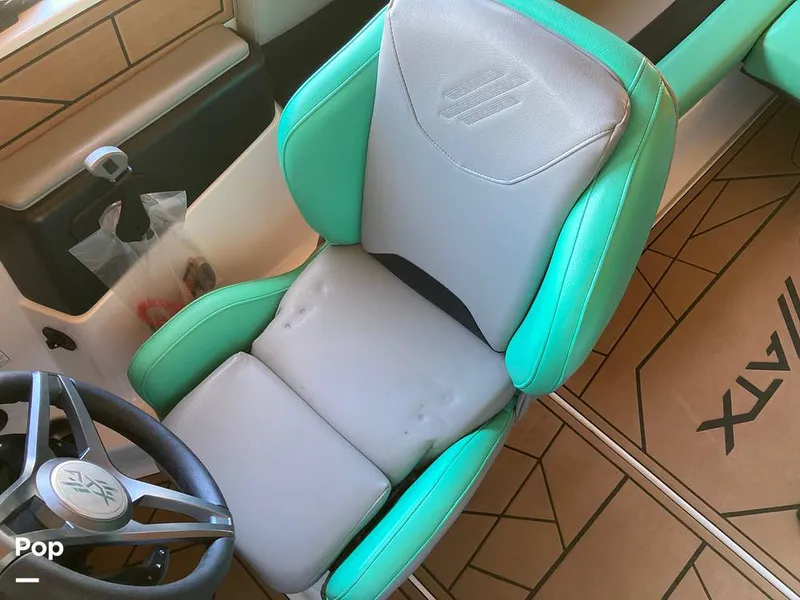 Slide: The Image of Captains Seat - 16135123