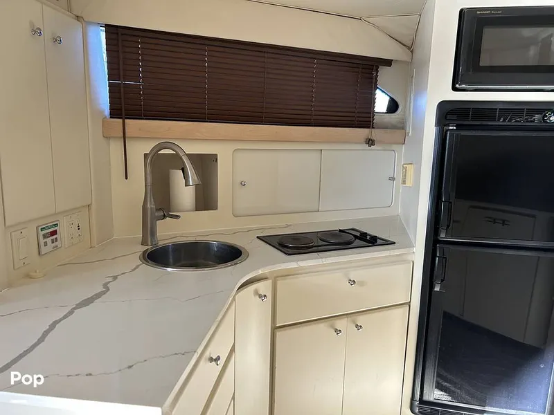 Slide: The Image of Carver Yachts 380 Santego 2000 - 15358778