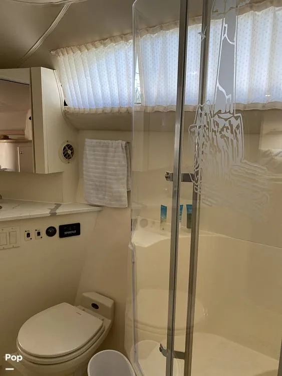 Slide: The Image of Carver Yachts 380 Santego 2000 - 15358773