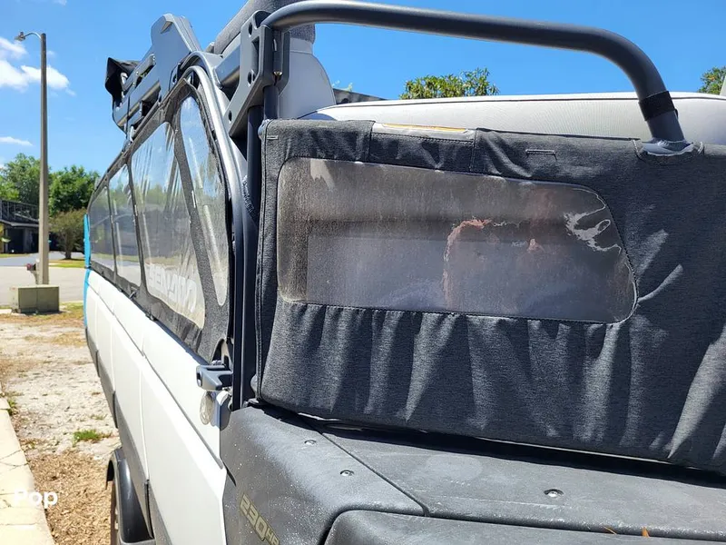 Slide: The Image of Sea-Doo Switch Sport 21 2022 - 15418446