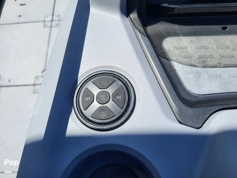 Slide: The Image of Sea-Doo Switch Sport 21 2022 - 15418895