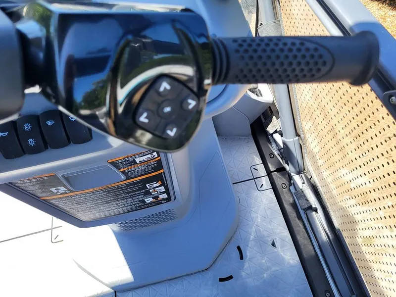 Slide: The Image of Sea-Doo Switch Sport 21 2022 - 15418902