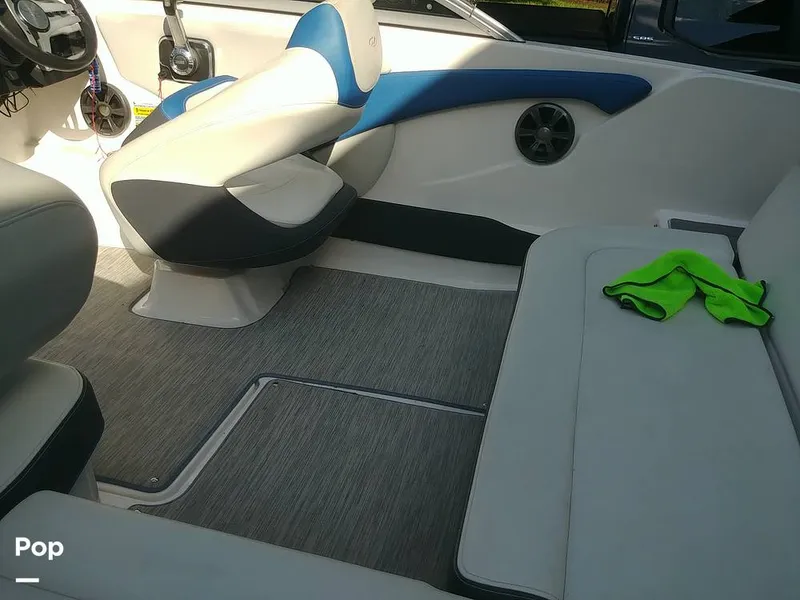 Slide: The Image of Regal 1900 ES 2018 - 15435111