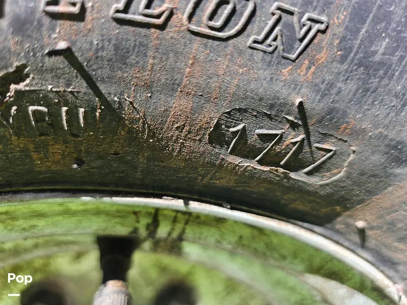 Slide: The Image of Tire Date Code - 15480041