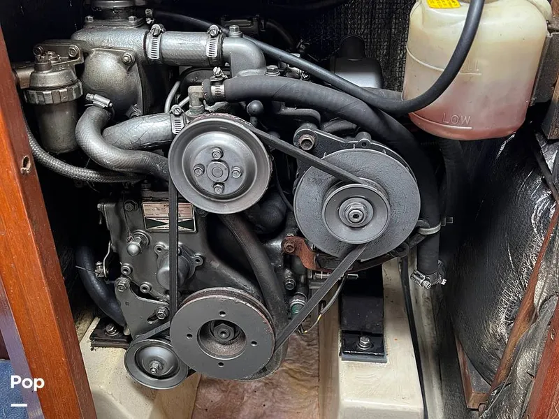 Slide: The Image of Hunter 33.5 1988 - 15557736