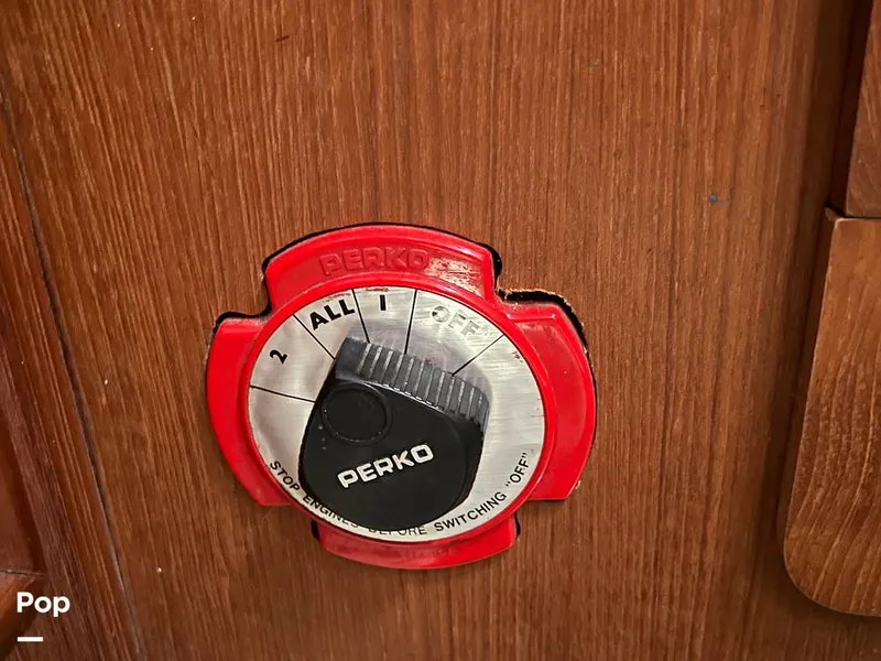 Slide: The Image of Hunter 33.5 1988 - 15557738