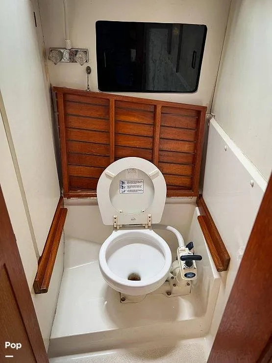 Slide: The Image of Hunter 33.5 1988 - 15557752