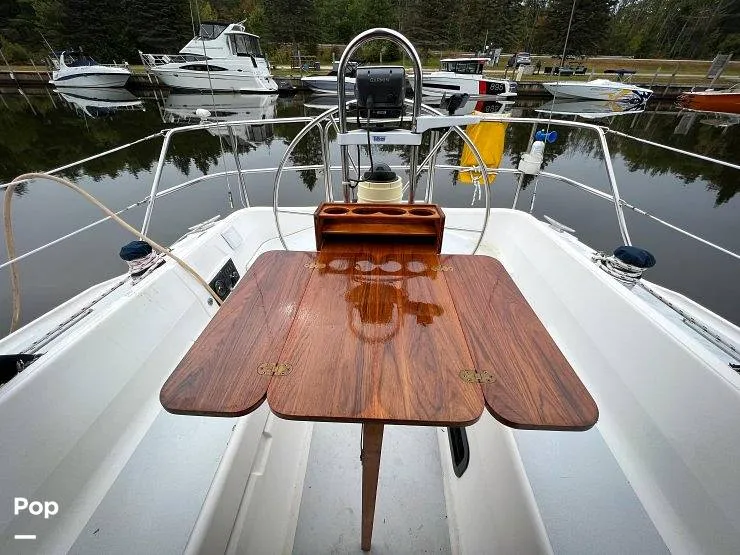 Slide: The Image of Hunter 33.5 1988 - 15557755