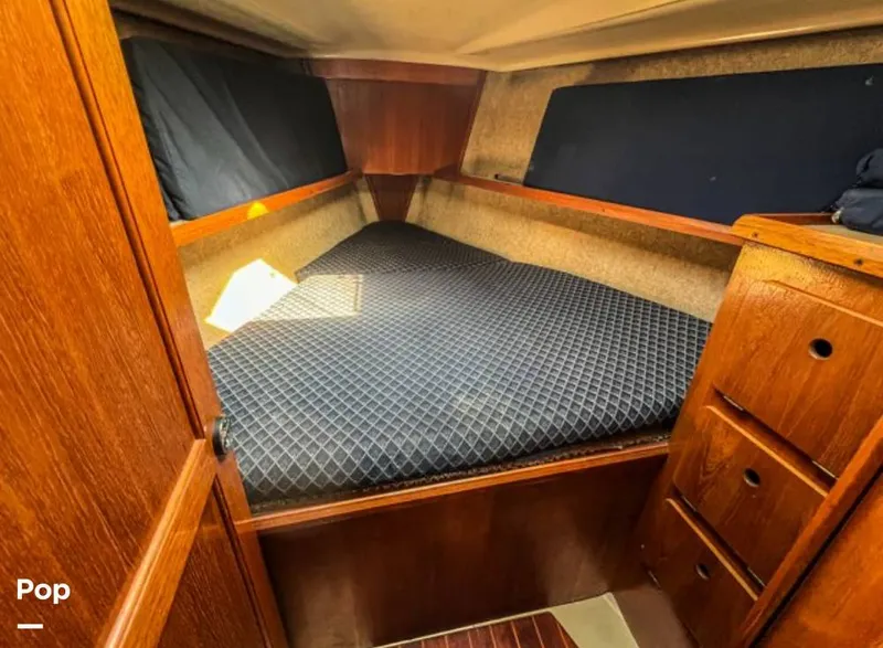 Slide: The Image of Hunter 33.5 1988 - 15407654