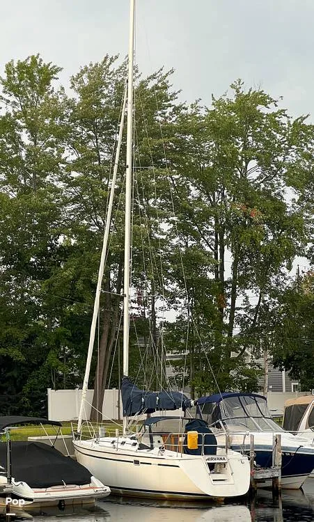 Slide: The Image of Hunter 33.5 1988 - 15557734