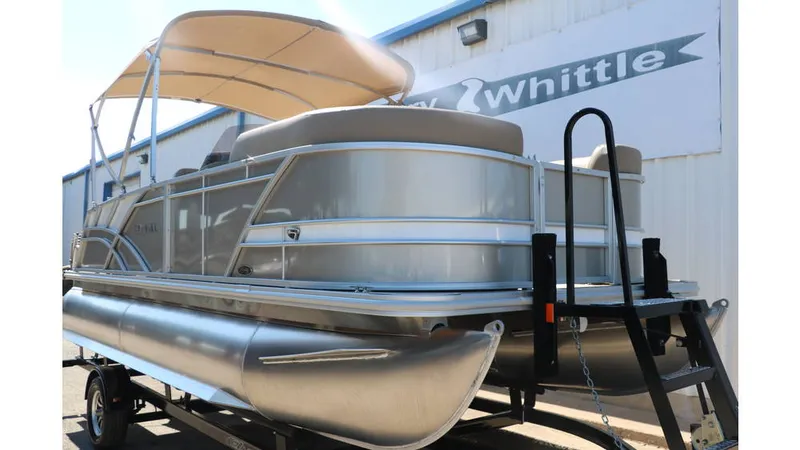 Slide: The Image of Sylvan Mirage 820 CLZ DH 2025 - 11