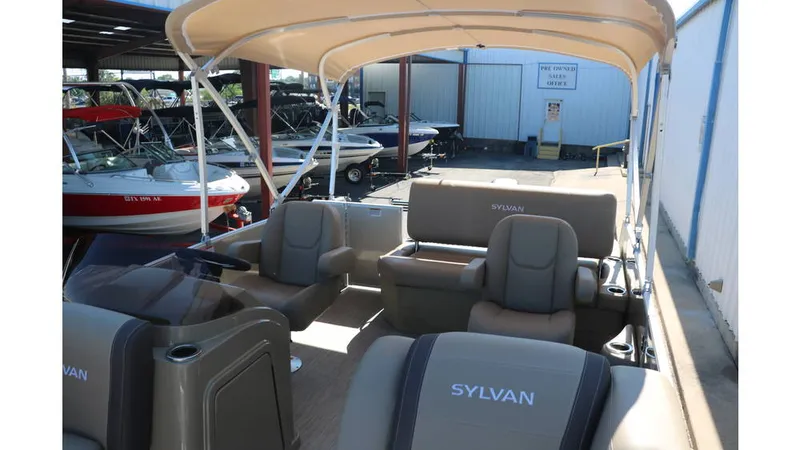 Slide: The Image of Sylvan Mirage 820 CLZ DH 2025 - 18