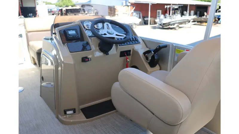 Slide: The Image of Sylvan Mirage 820 CLZ DH 2025 - 24