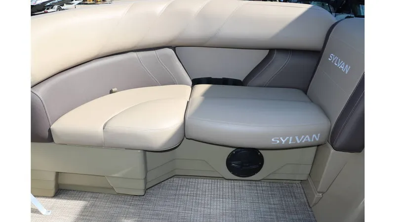 Slide: The Image of Sylvan Mirage 820 CLZ DH 2025 - 28