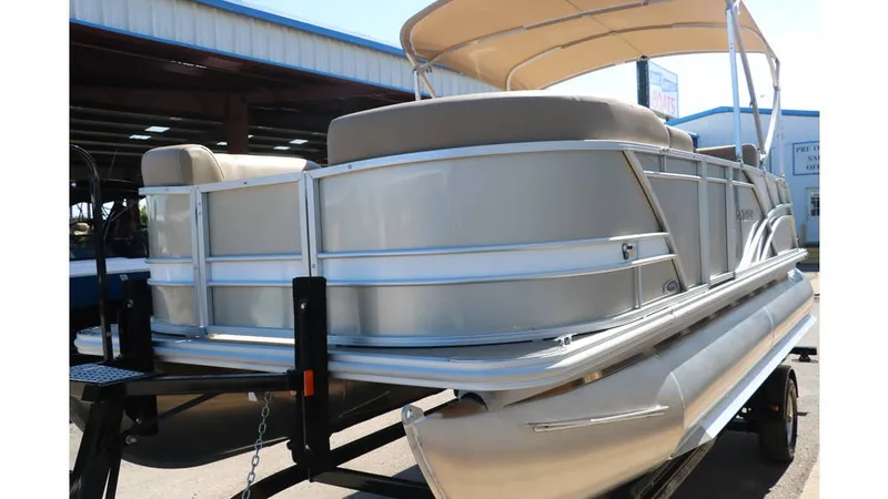 Slide: The Image of Sylvan Mirage 820 CLZ DH 2025 - 8