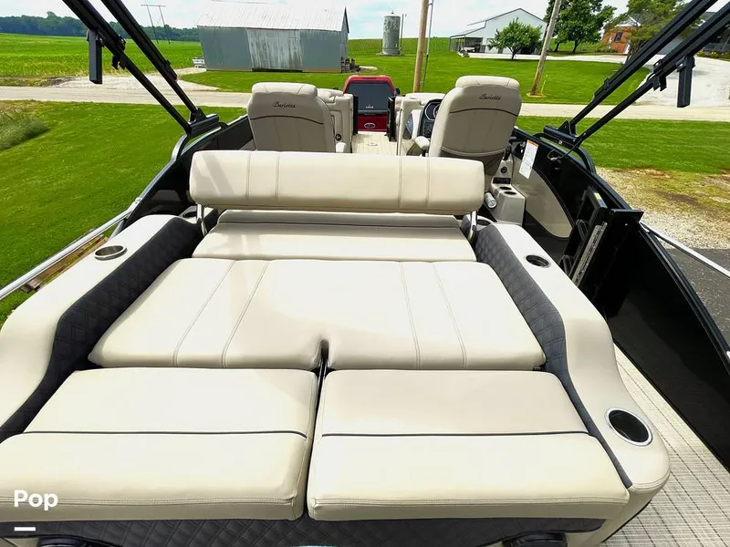 Slide: The Image of Barletta L25UC 2019 - 15503571