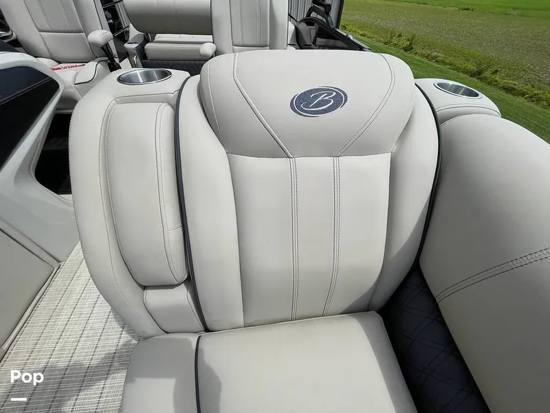 Slide: The Image of Barletta L25UC 2019 - 15503672