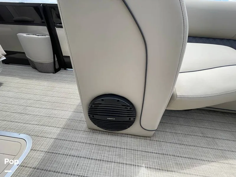 Slide: The Image of Barletta L25UC 2019 - 15503675