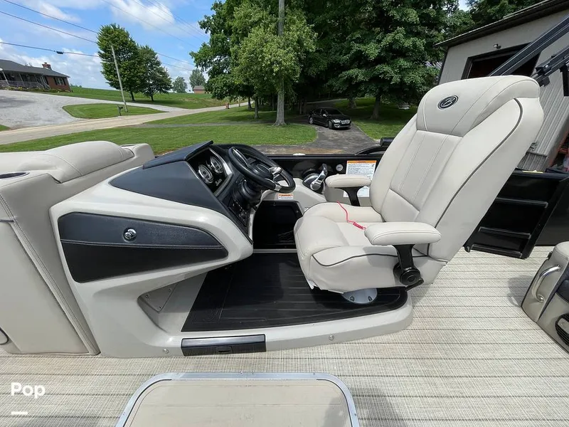 Slide: The Image of Barletta L25UC 2019 - 15503678