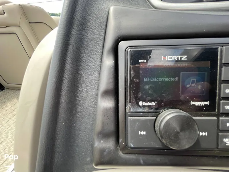 Slide: The Image of Barletta L25UC 2019 - 15503688