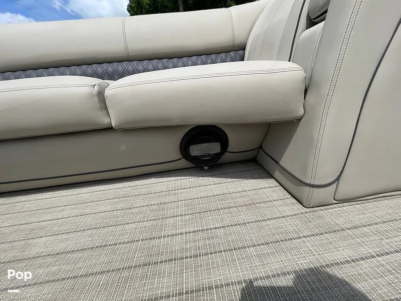 Slide: The Image of Barletta L25UC 2019 - 15503784