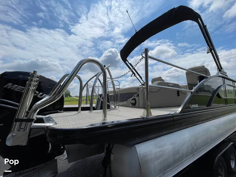 Slide: The Image of Barletta L25UC 2019 - 15503900