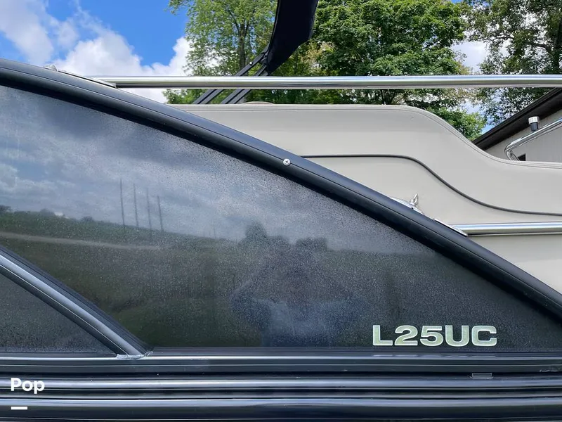 Slide: The Image of Barletta L25UC 2019 - 15503918