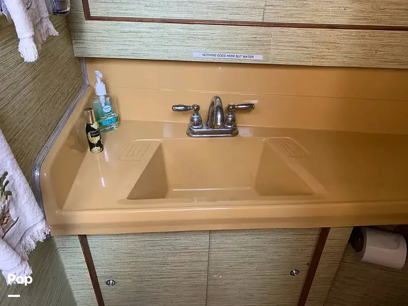 Slide: The Image of Chris-Craft Commander 1969 - 15422220