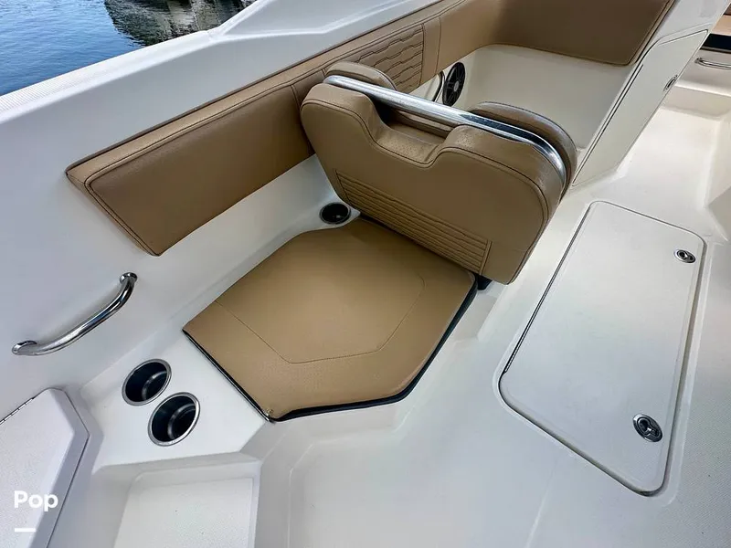 Slide: The Image of Transom Seating - 15550635