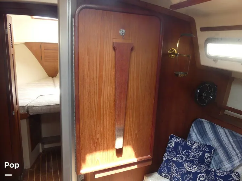 Slide: The Image of Island Packet 31 1987 - 15427424