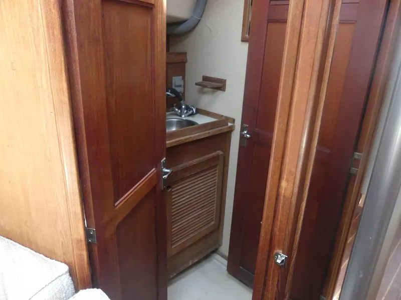 Slide: The Image of Island Packet 31 1987 - 15427433