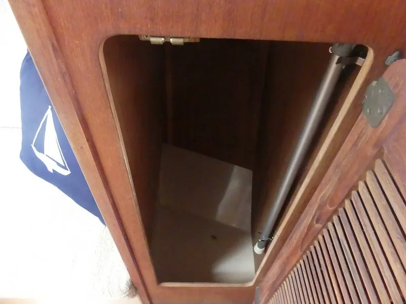 Slide: The Image of Island Packet 31 1987 - 15427435