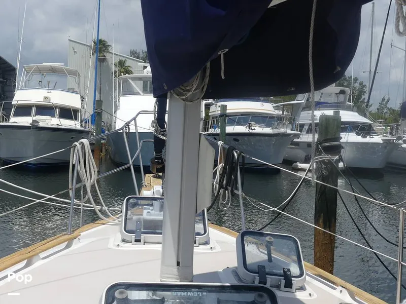 Slide: The Image of Island Packet 31 1987 - 15427460