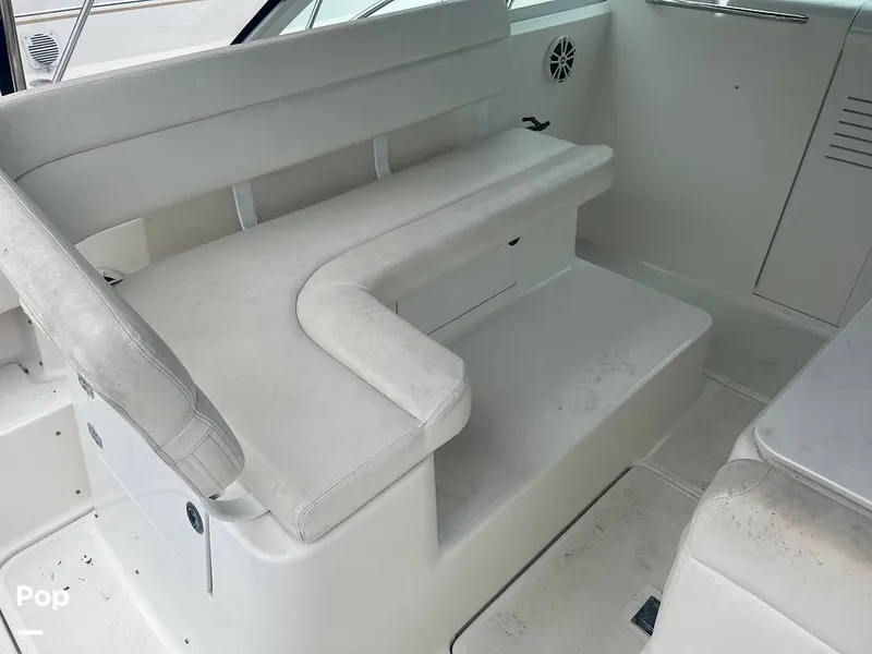 Slide: The Image of L Bench Helm Seats - 15464528