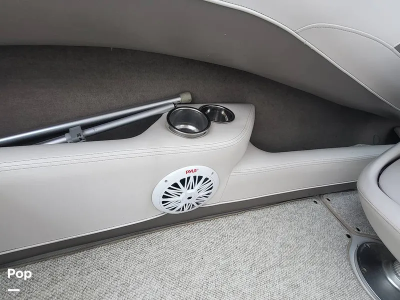 Slide: The Image of Crownline Boats 21SS 2012 - 15433403