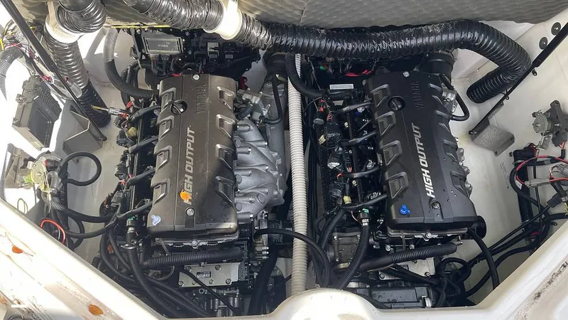 Slide: The Image of Twin Engines - 15687107