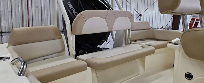 Slide: The Image of Scout Boats 195 Sportfish 2025 - 1