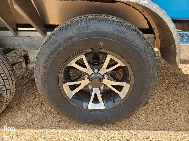 Slide: The Image of Tires - 15418071