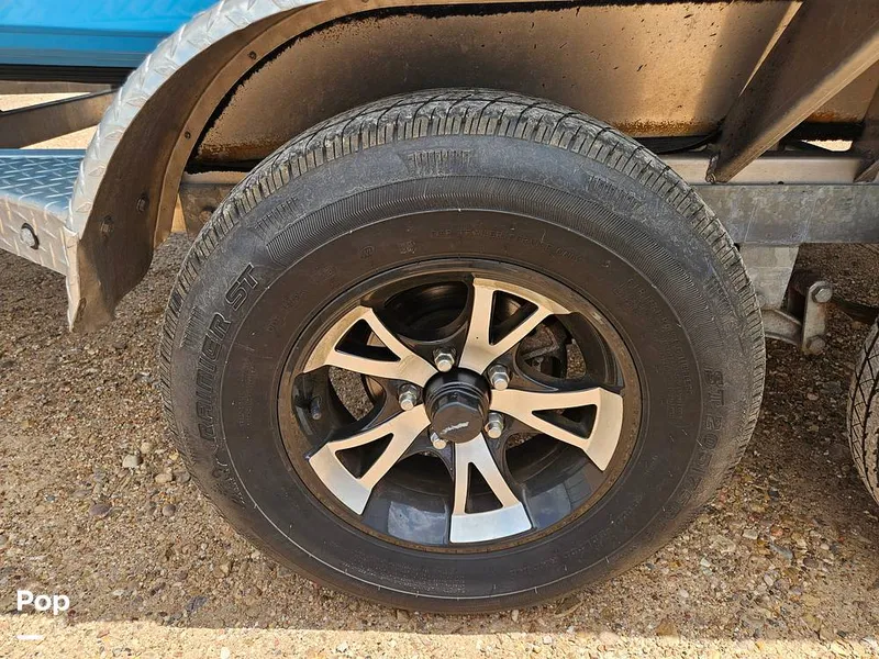 Slide: The Image of Tires - 15418070