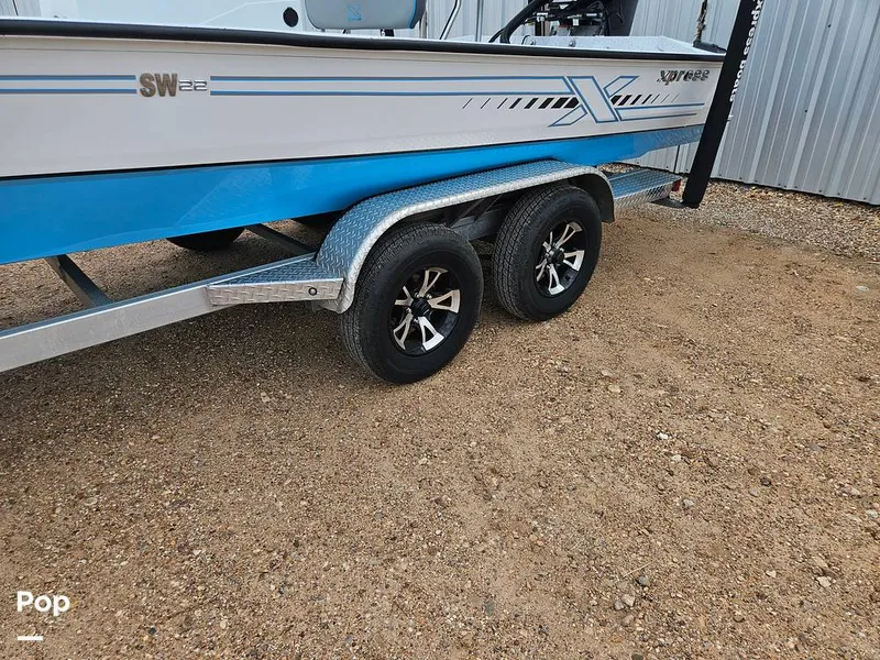 Slide: The Image of Tires/wheels Port Side - 15418041