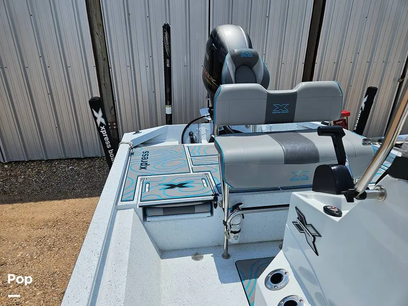 Slide: The Image of Rear Folding Seats - 15418106