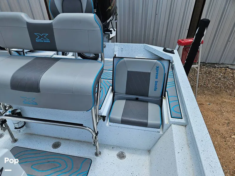 Slide: The Image of Rear Folding Seats - 15418118