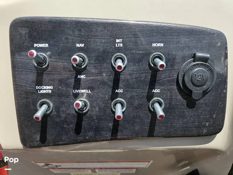 Slide: The Image of USB Port - 15420563