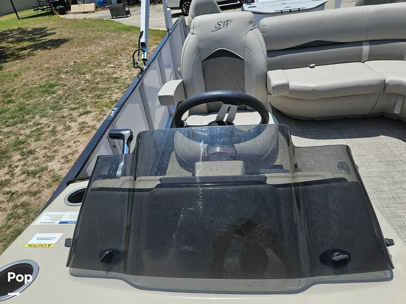 Slide: The Image of Console - 15420564